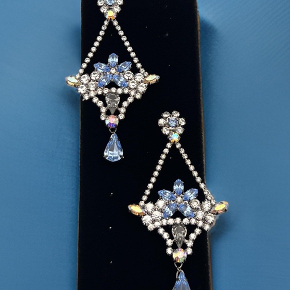 🔶NICKY BUTLER FASHION Blue Crystal Flower Basket Chandelier Drop Earrings NEW - Picture 3 of 16